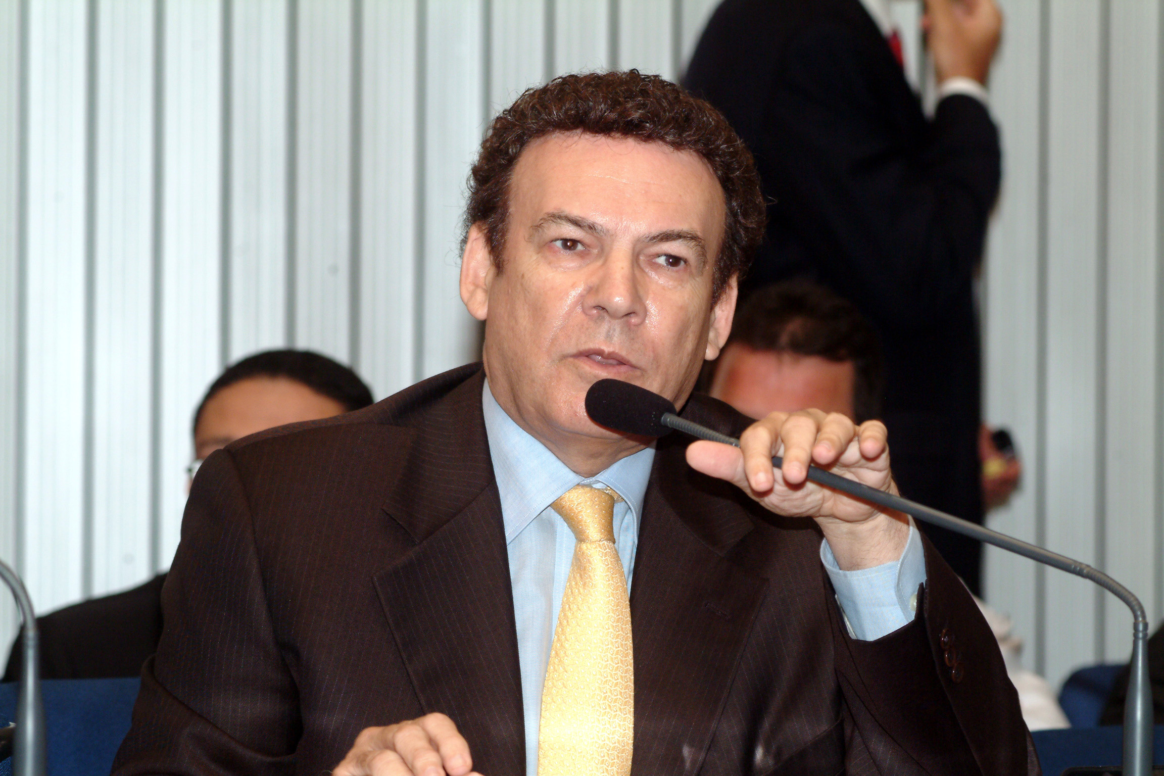 Deputado Campos Machado, autor do projeto que cria a Regio Administrativa de Itapeva<a style='float:right;color:#ccc' href='https://www3.al.sp.gov.br/repositorio/noticia/03-2008/Campos Machadob.jpg' target=_blank><i class='bi bi-zoom-in'></i> Clique para ver a imagem </a>